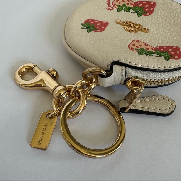Coach Wild Strawberry Round Coin Purse 🍓 - Picture 3 of 5